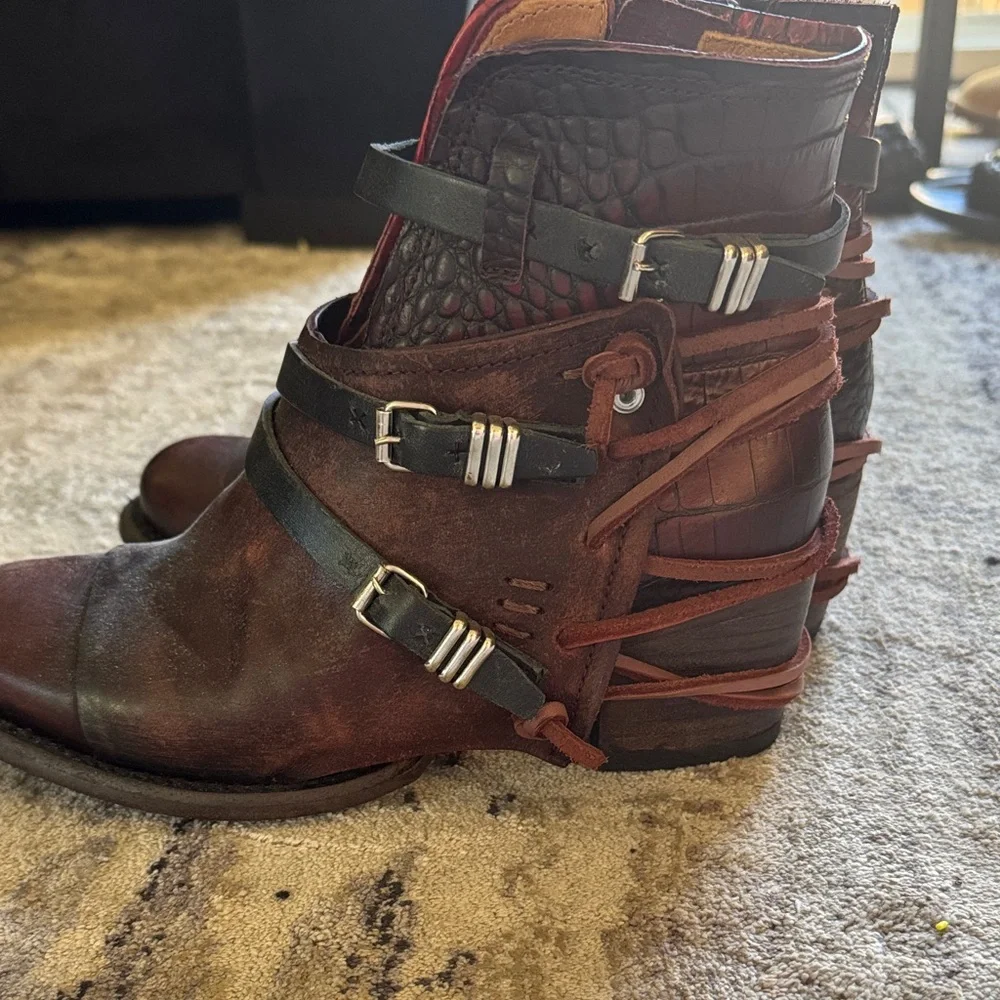 Freebird Burgundy Black Leather Strappy Boots - Picture 5 of 7